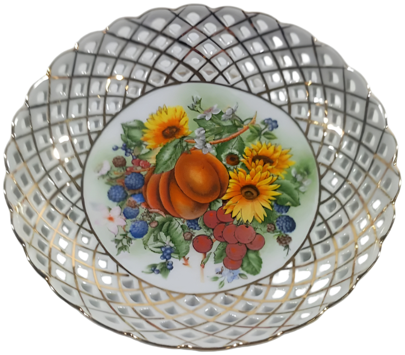 1950s Macao Porcelain Plate with Gold-Accented Lattice Design