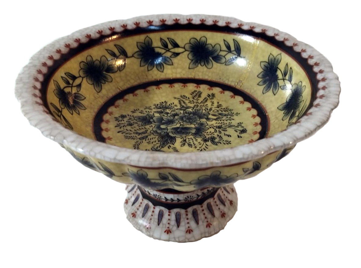 19th-Century Gaia Compote Bowl – Floral Motif and Scalloped Edge