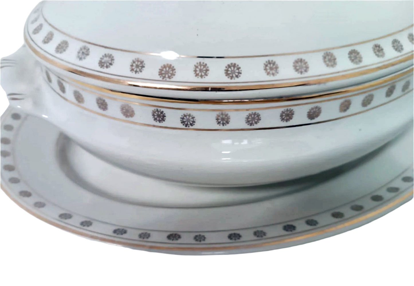 Soupière XIXe siècle – Manufacture Sacavém, Ligne Filigrane Or