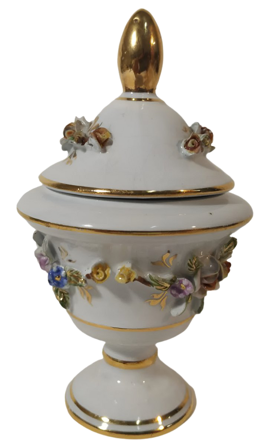 Elegante Jarra Decorativa Sacavém do Século XIX com Tampa, Filigrana Dourada e Relevos Florais