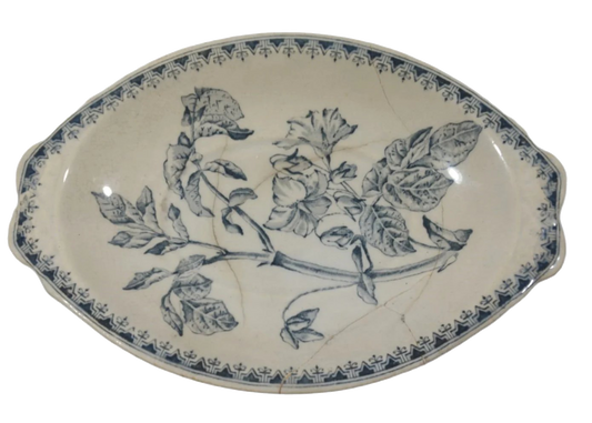 Sacavém Oval Dish for Olives with Blue Floral Motif, Early 19th Century